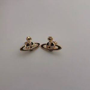vivienne westwood black saturn earring